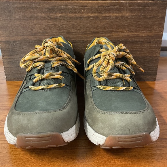 Clarks Women Wave Range AP Leather Olive Yellow Walking Shoe Size 7.5 - Picture 4 of 7